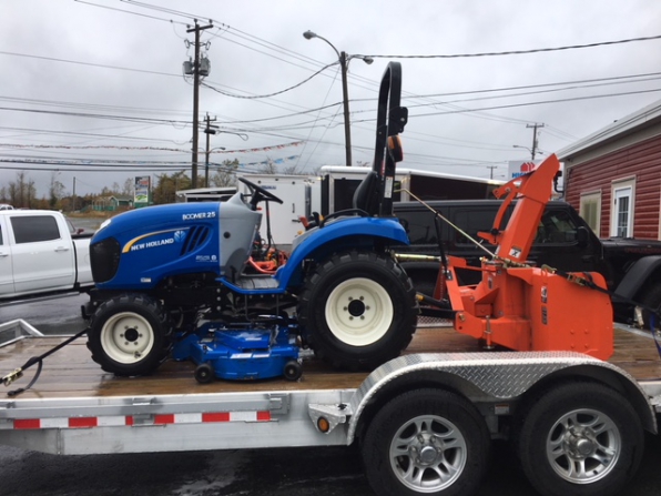 2012 NEW HOLLAND BOOMER 25 TRACTOR BLOWER MOVER