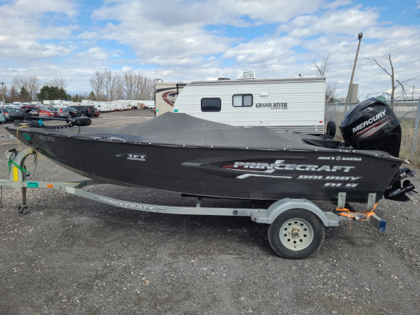 2017 PRINCECRAFT HOLIDAY 16 FT W 60 4 STROKE