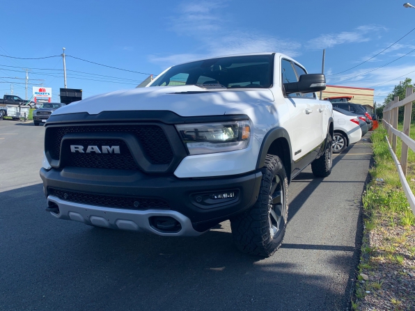 2019 RAM 1500 CREW CAB 4WD REBEL PANO ROOF LOADED 37K