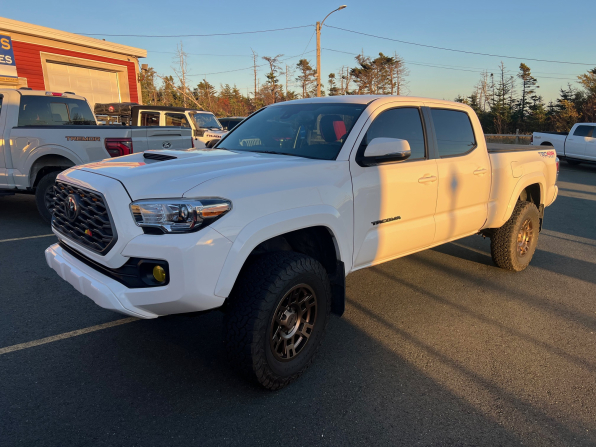 2023 TOYOTA TACOMA DC TRD SPORT 11K